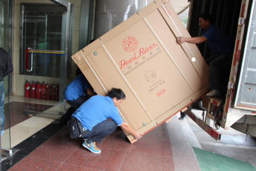 台前钢琴贵重工艺品无忧运